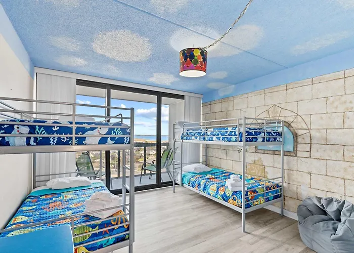 Golden Sands 701 Beachfront Family Escape *